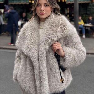 Luxurious Faux Fur Coat in Gray